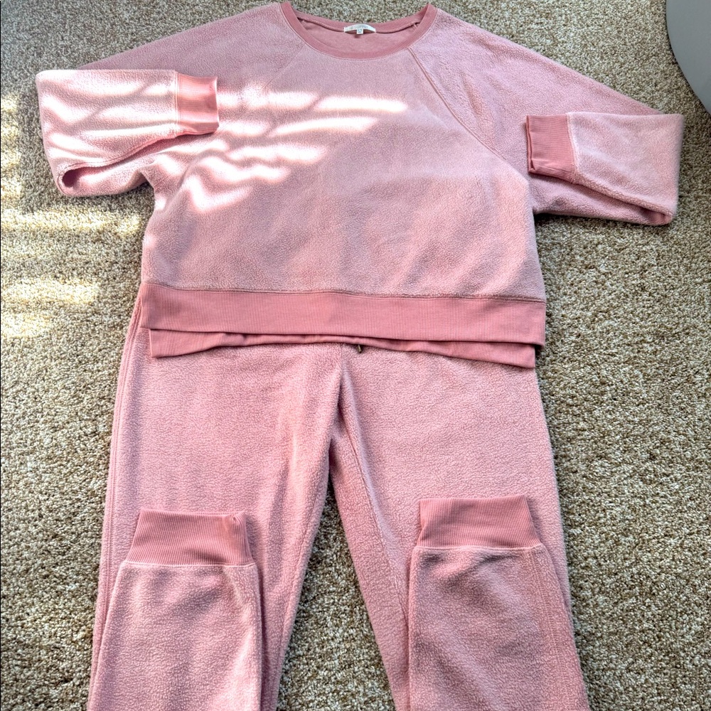 Cozy Pink Women’s Lounge Sweatshirt & Pants Set